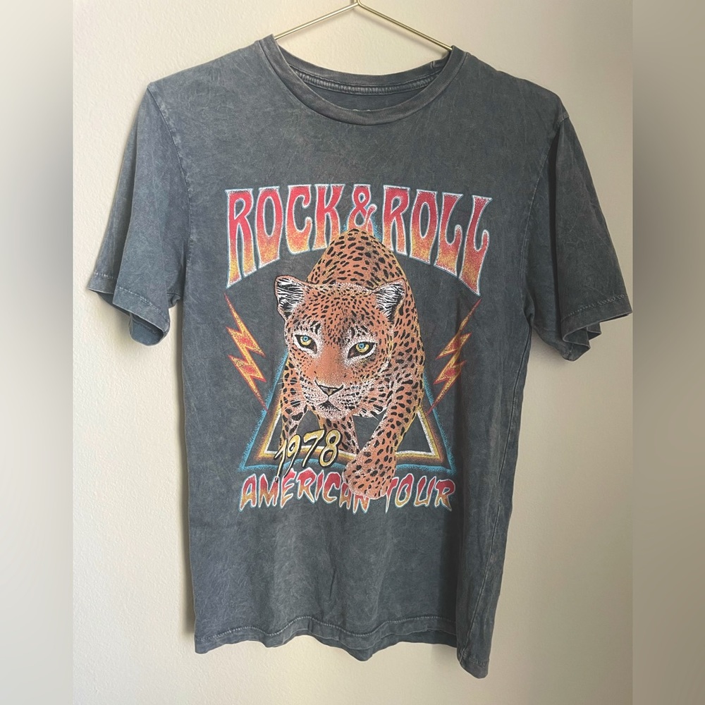 Lotus Fashion Rock & Roll Cheetah Graphic Tee